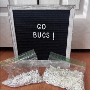 Changeable 10” x 10” felt letter board